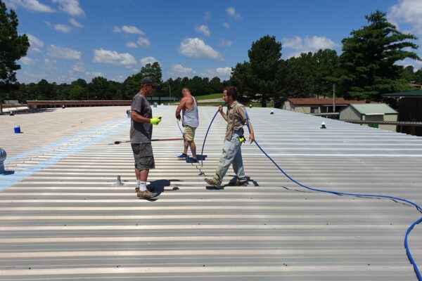 roofers on jobsite